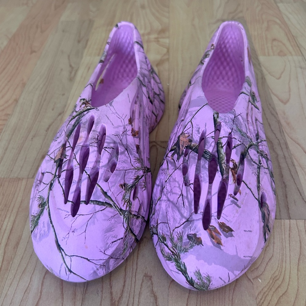 Imran Potato Lobster Shoes Pink  Size: 10 M